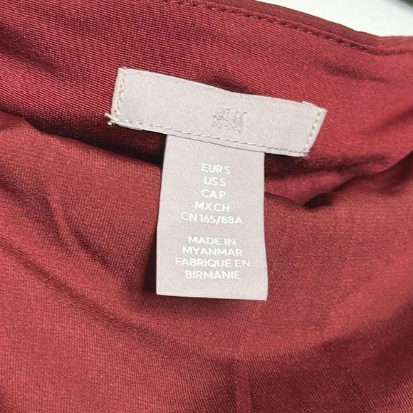 H&M Burgundy CAP-SLEEVED DRESS - Picture 7 of 10